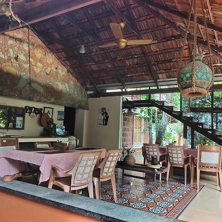 Ambadi'S Villa -Lake View Resort Pallipuram Exterior photo