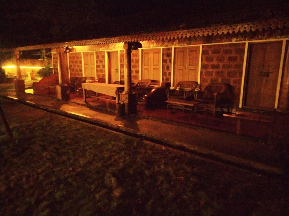 Ambadi'S Villa -Lake View Resort Pallipuram Exterior photo