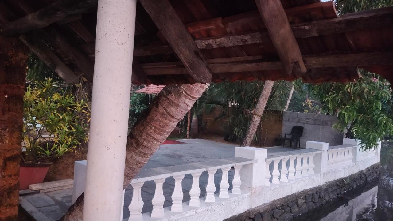 Ambadi'S Villa -Lake View Resort Pallipuram Exterior photo