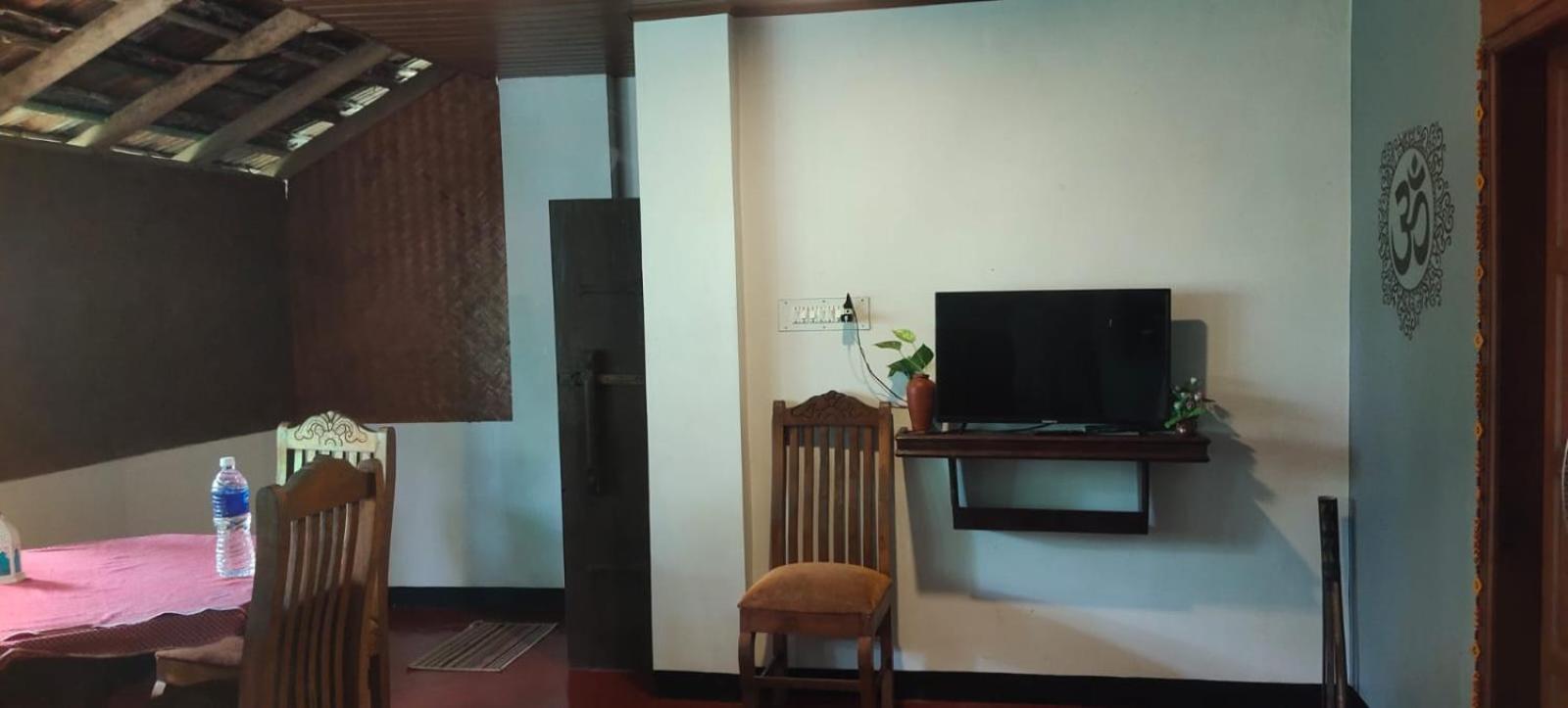Ambadi'S Villa -Lake View Resort Pallipuram Exterior photo